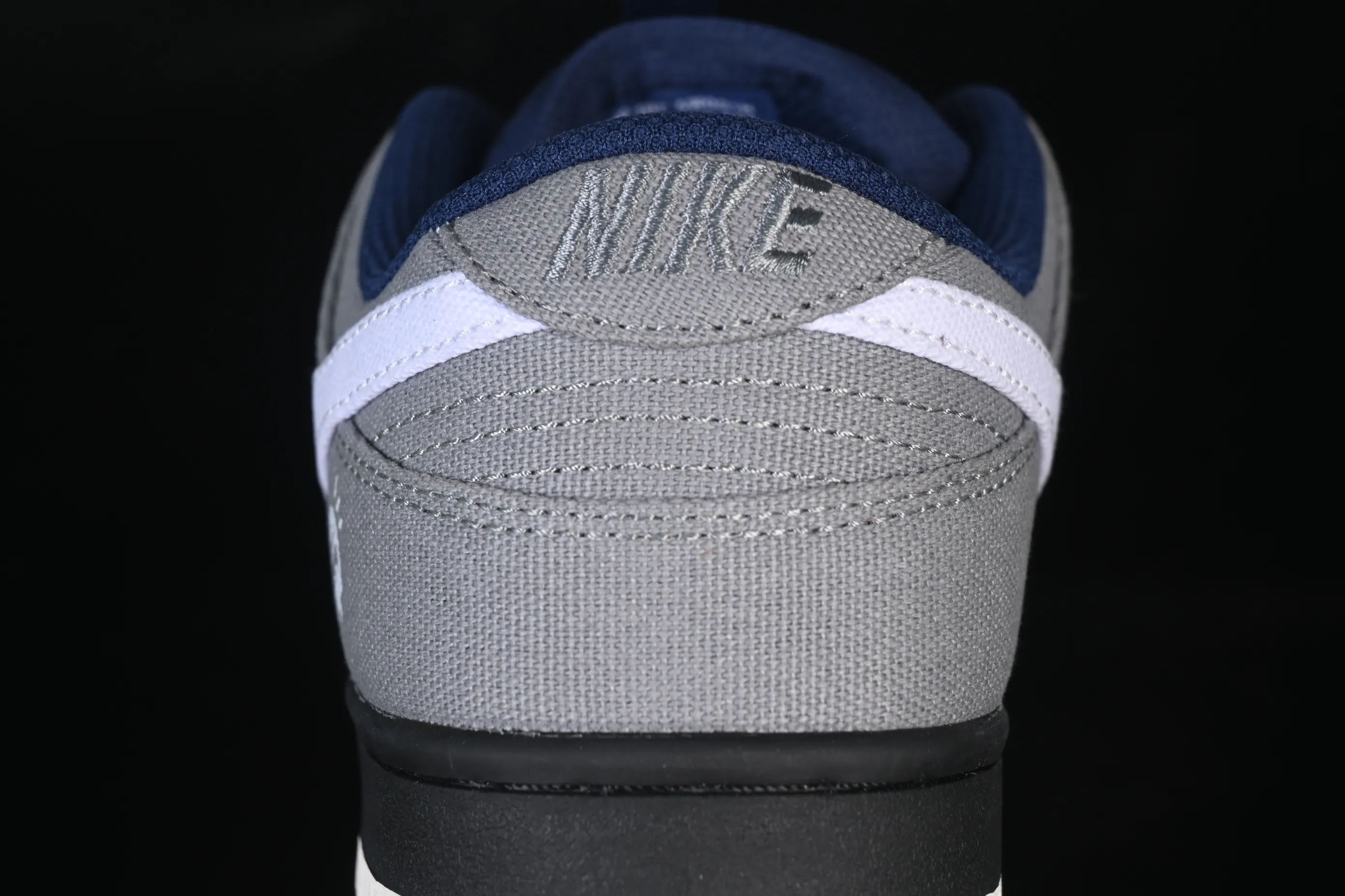 All categories Nk SB Dunk series Nk SB Dunk Low low-top sneakers Nike SB Dunk Low canvas splicing SB low-top casual sneakers DX6775-400